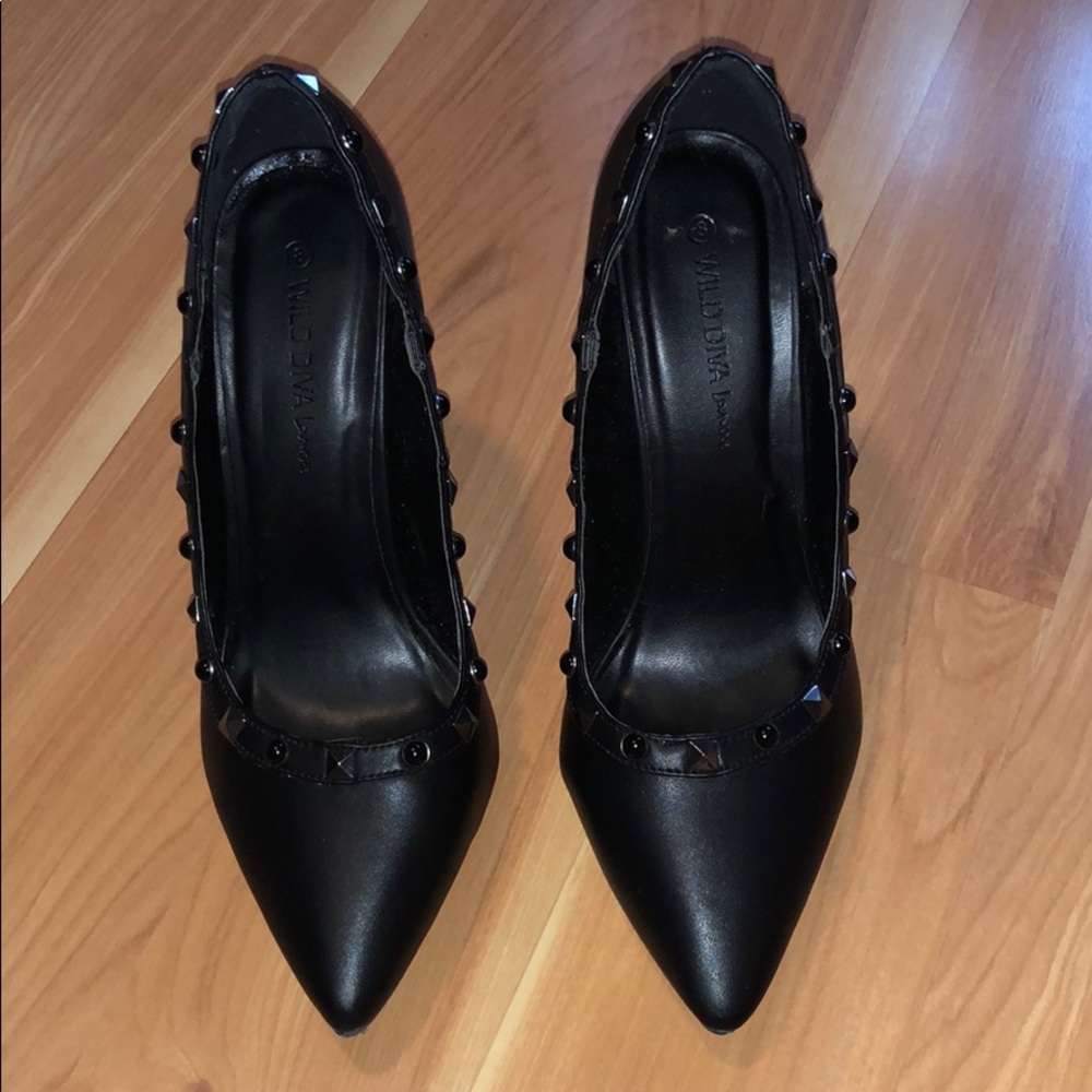 🆕 Studded Black Leather Heels size 8